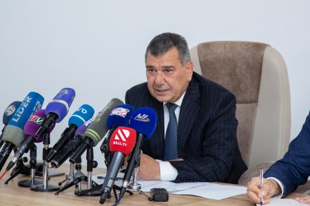 <strong>“Fermerlərin gübrə ilə təminatinda özəl şirkətlərin roluna böyük önəm veririk” – <span style="color: #ff6600;">Nazir müavini </span></strong>