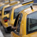 <strong>Prezident taksidə siqaret çəkənlərin cərimələnməsini nəzərdə tutan qanunu imzalayıb</strong>