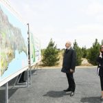 Prezident İlham Əliyev və Mehriban Əliyeva ulu öndər Heydər Əliyevin doğum günü münasibətilə ağac əkiblər