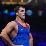 Azərbaycan güləşçisi qızıl medalını ordumuza dəstək məqsədilə hərraca çıxarır